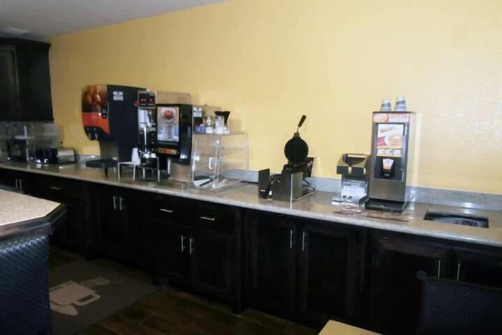 Breakfast/Coffee Service 38 of 43