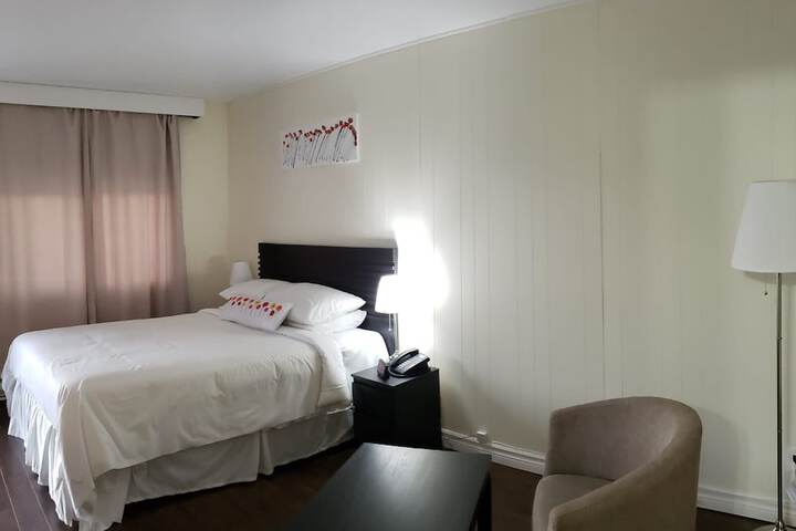 Room 3 of 10