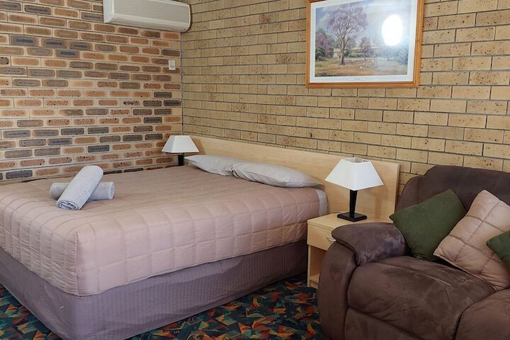 Room 10 of 38