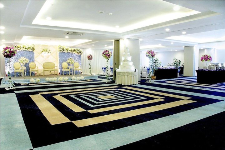 Ballroom/Hall 10 of 14