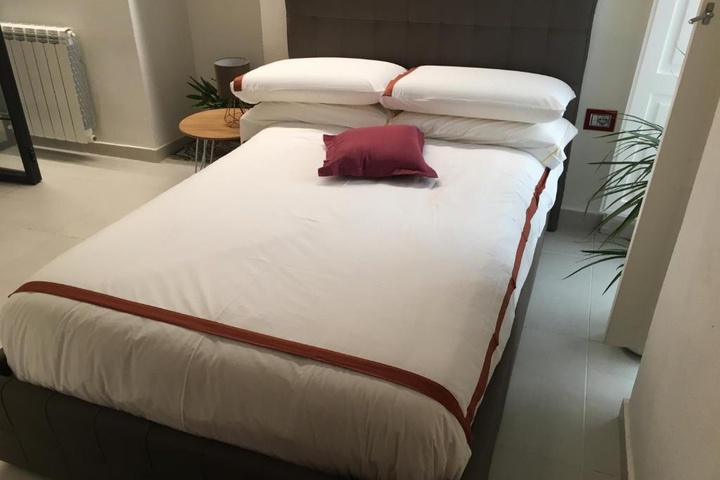 Room 5 of 15