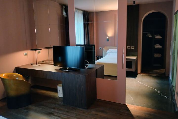 Room 16 of 135