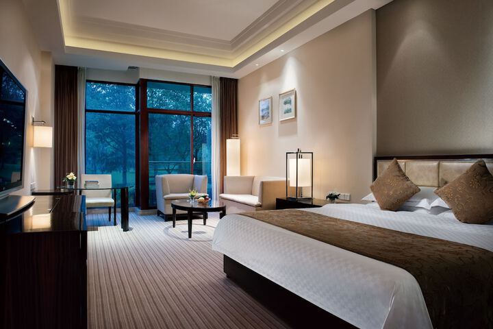 Room 9 of 41
