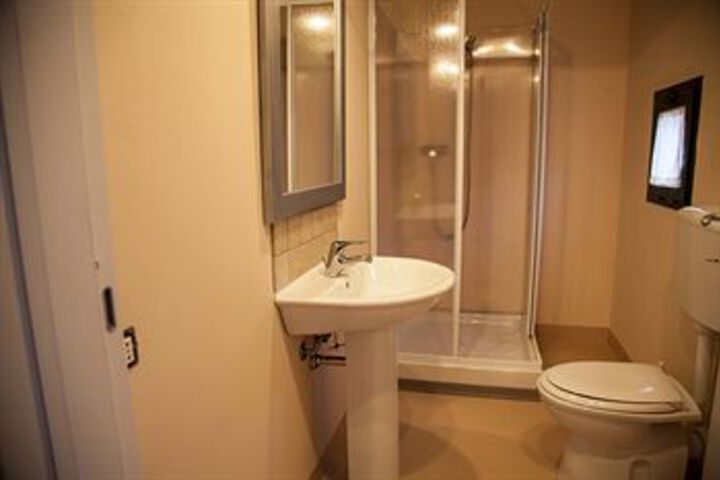 Room 6 of 53