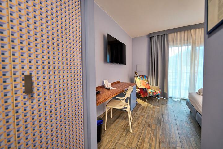 Room 56 of 197