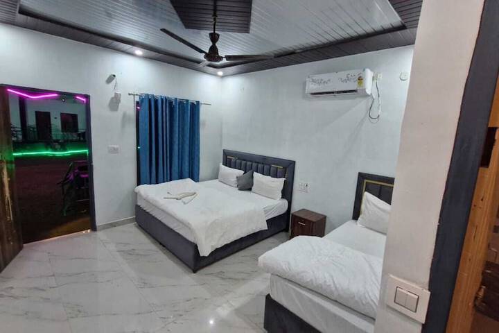 Room 2 of 9