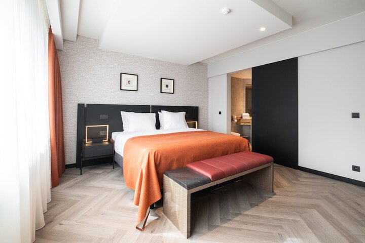 Room 41 of 122