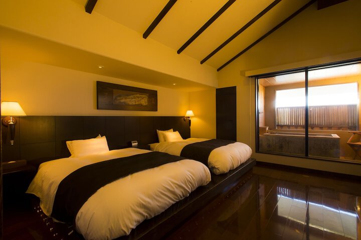 Room 12 of 50
