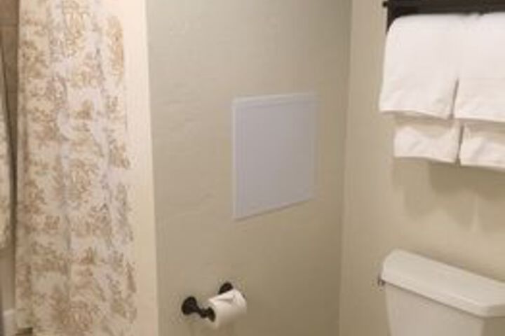 Room 6 of 53