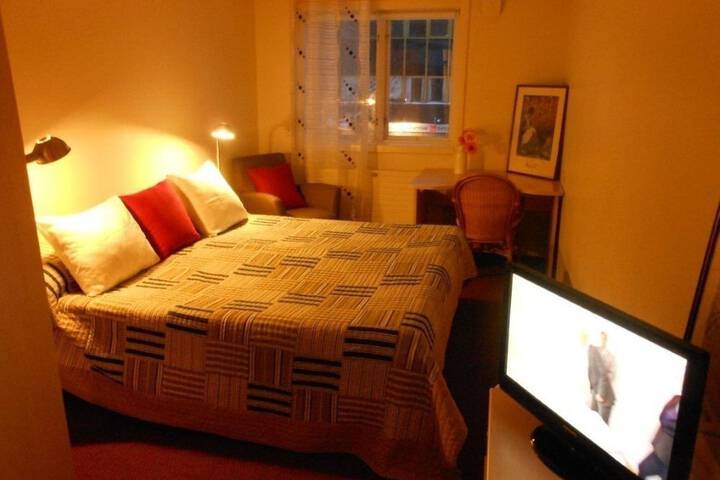 Room 4 of 34