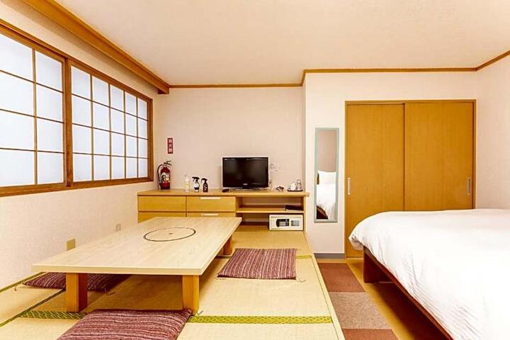 Room 4 of 26