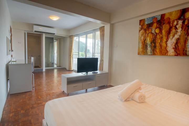 Room 6 of 35