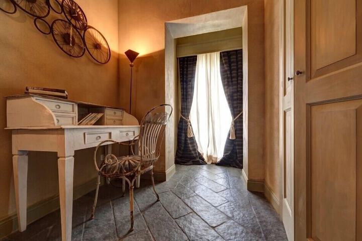 Room 40 of 92