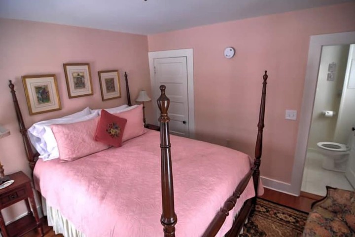 Room 9 of 24