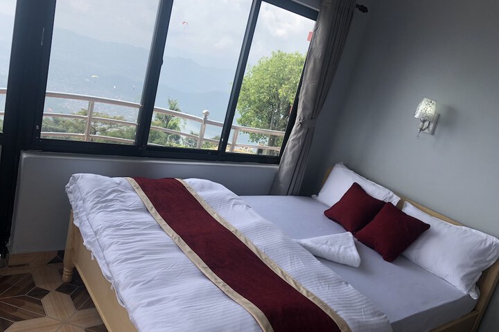 Room 11 of 111