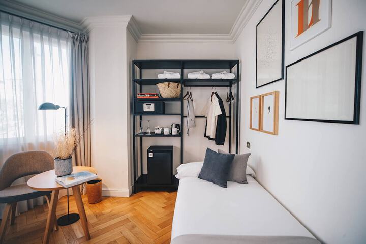 Room 30 of 90