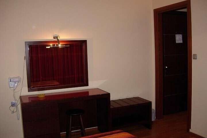 Room 18 of 52