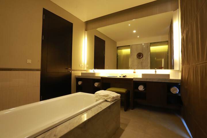 Room 13 of 24