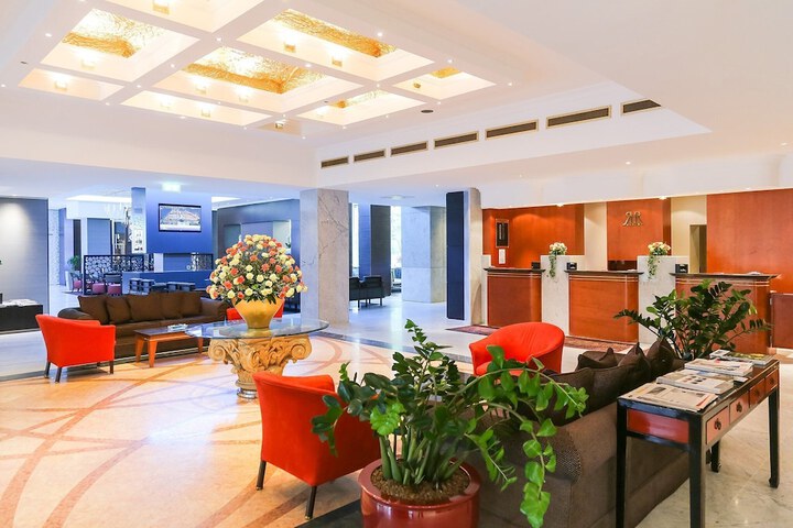 Entrance & Lobby