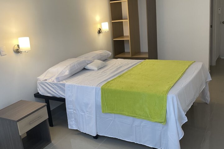 Room 10 of 17