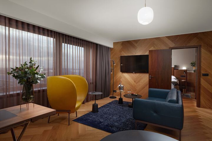 Room 42 of 81