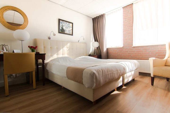 Room 15 of 31