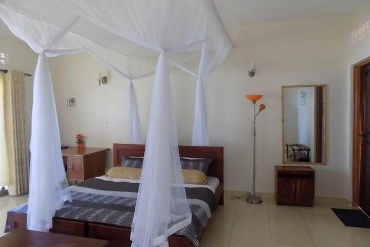 Room 5 of 38