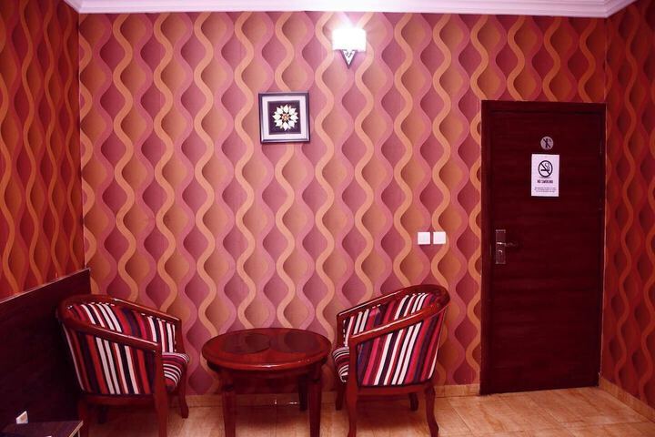 Room 2 of 35