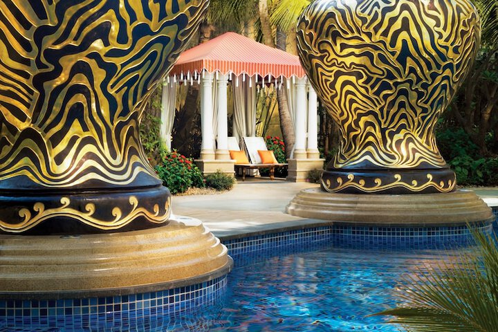 Hotel with Pool
