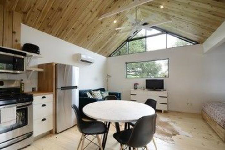 Room 15 of 23