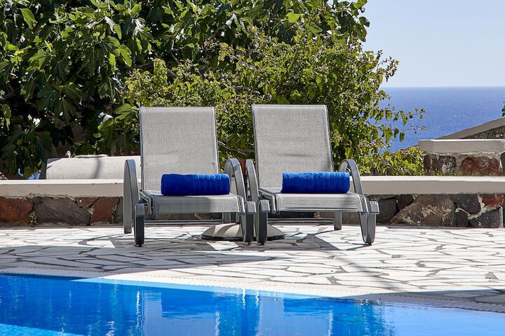 Hotel Pool