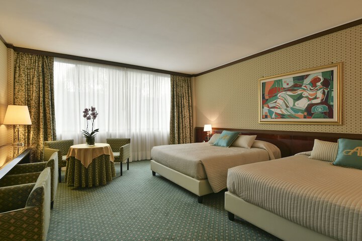 Room 6 of 62