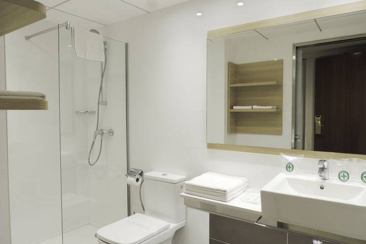Room 10 of 92