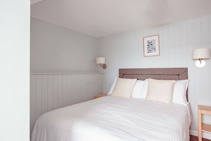 Room 15 of 83