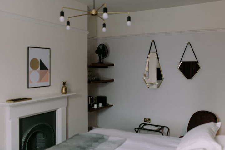 Room 13 of 26
