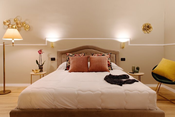 Room 8 of 28