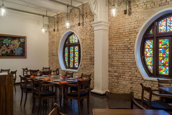 Dining 3 of 7