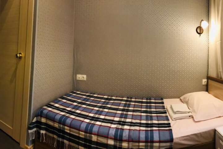 Room 13 of 35