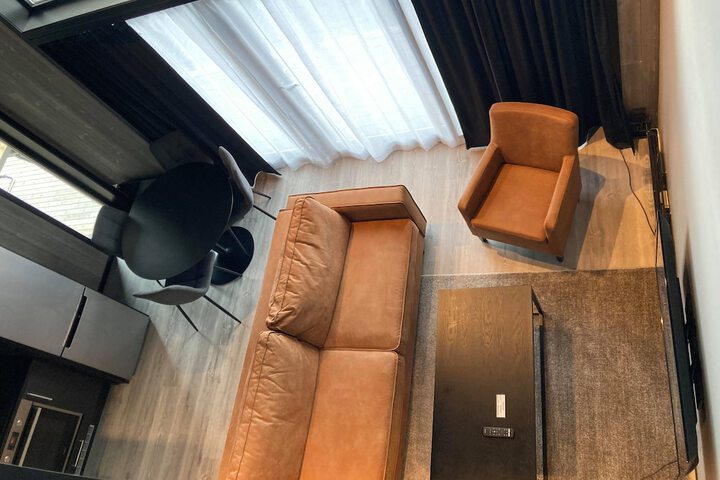 Room 33 of 52