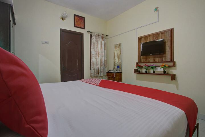 Room 8 of 18
