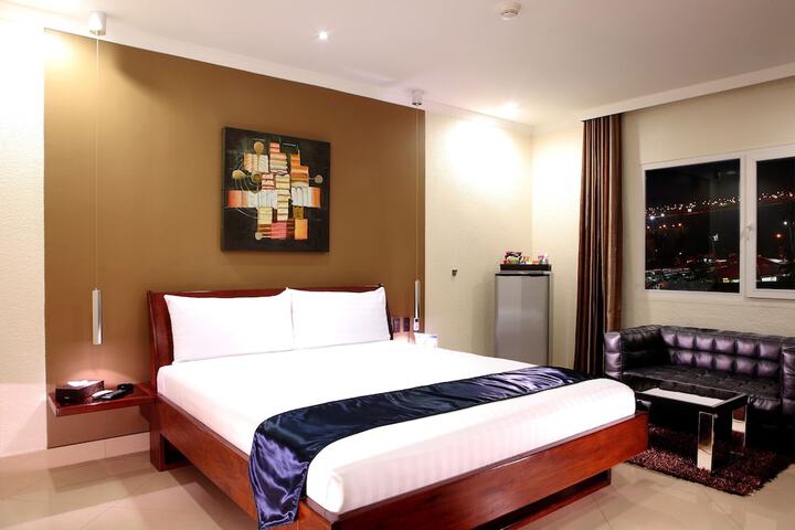 Room 14 of 40