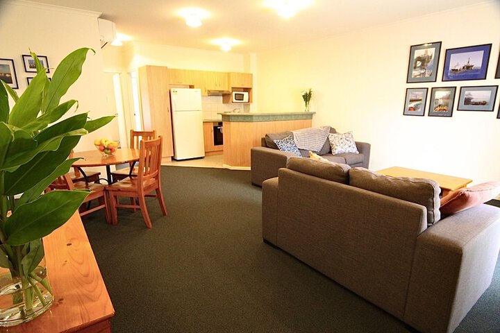 Room 9 of 37