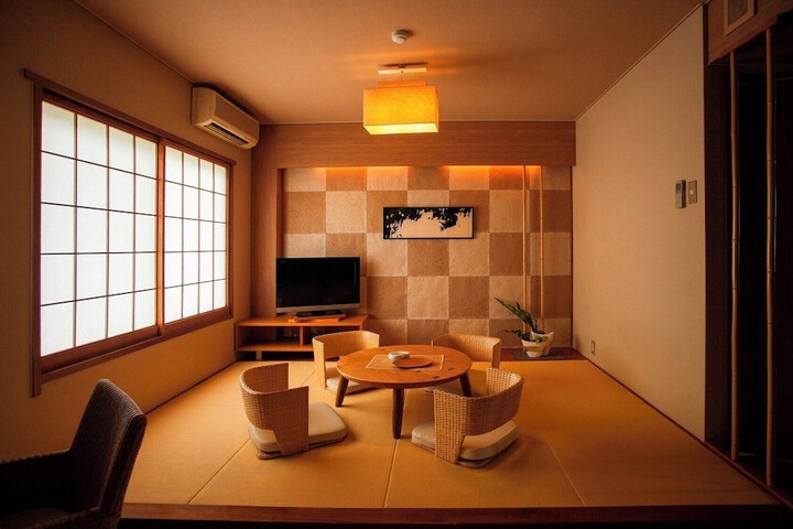Room 22 of 85