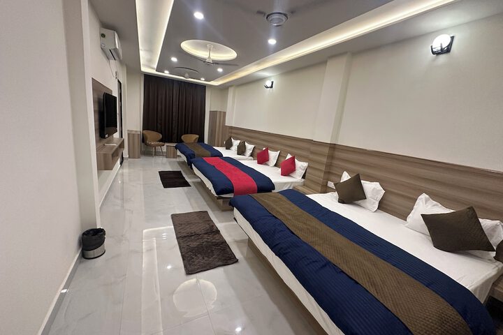 Room 14 of 34