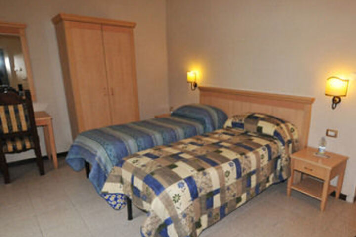 Standard Room Photo