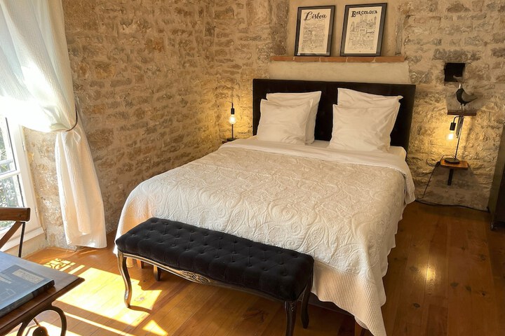 Room 20 of 33