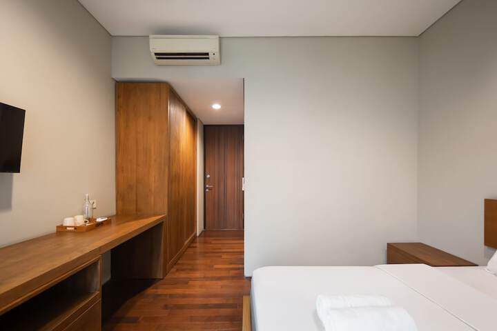 Room 10 of 24