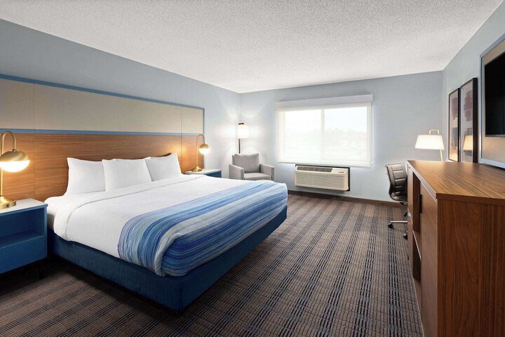 1 King Bed Executive Room Second Floor (23 of 23)
