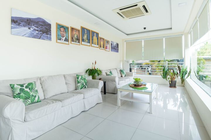 Entrance & Lobby