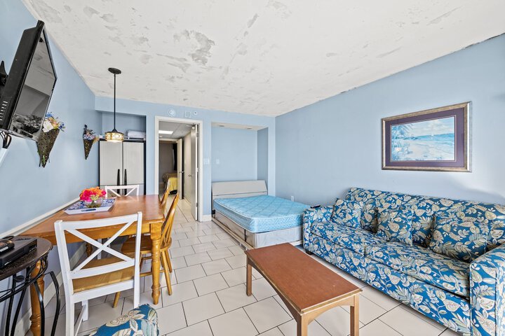 Room 26 of 79